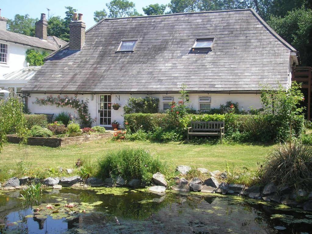 Detling Coachhouse Bed & Breakfast Maidstone Exterior photo